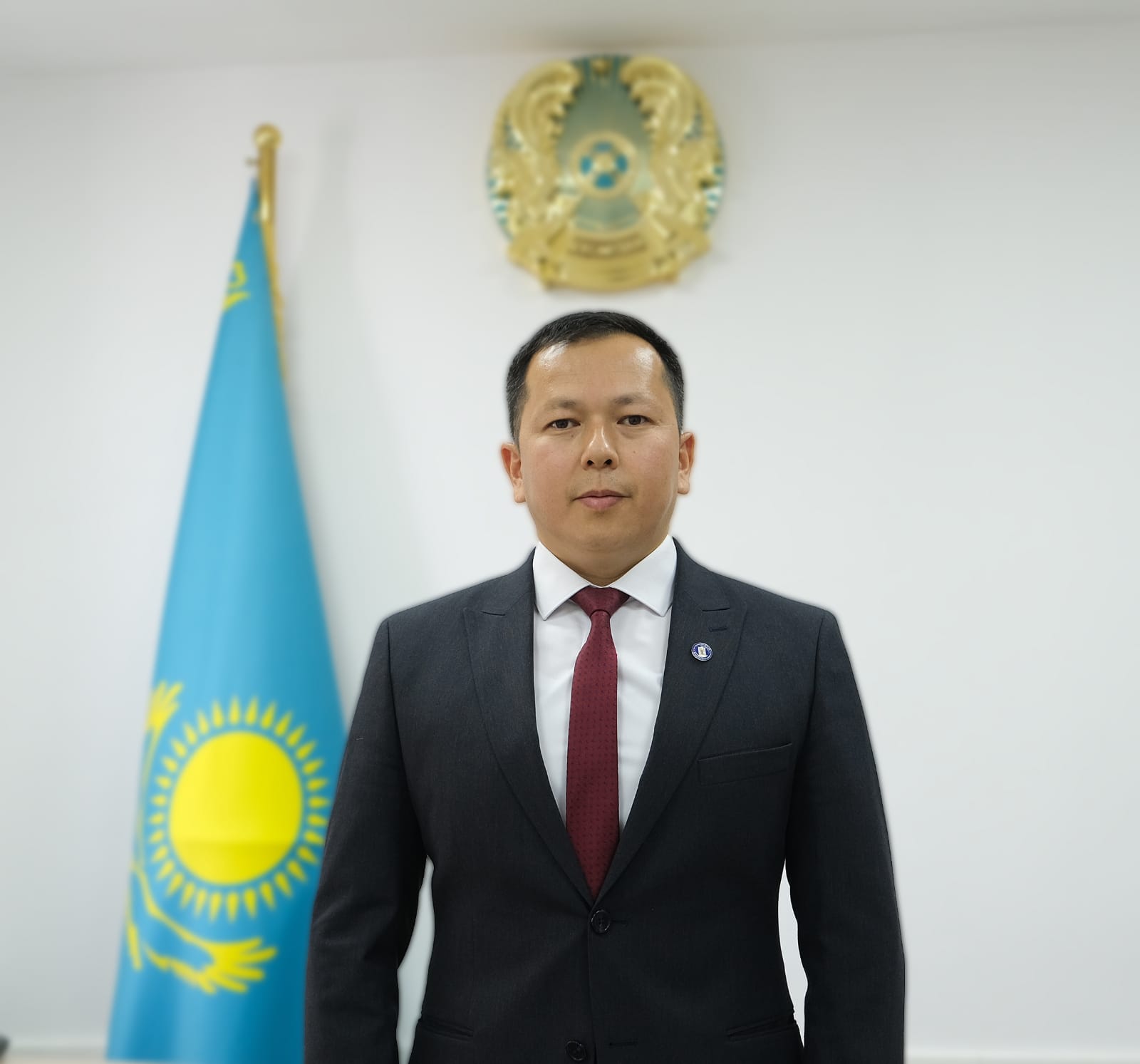 Алибек Науаров